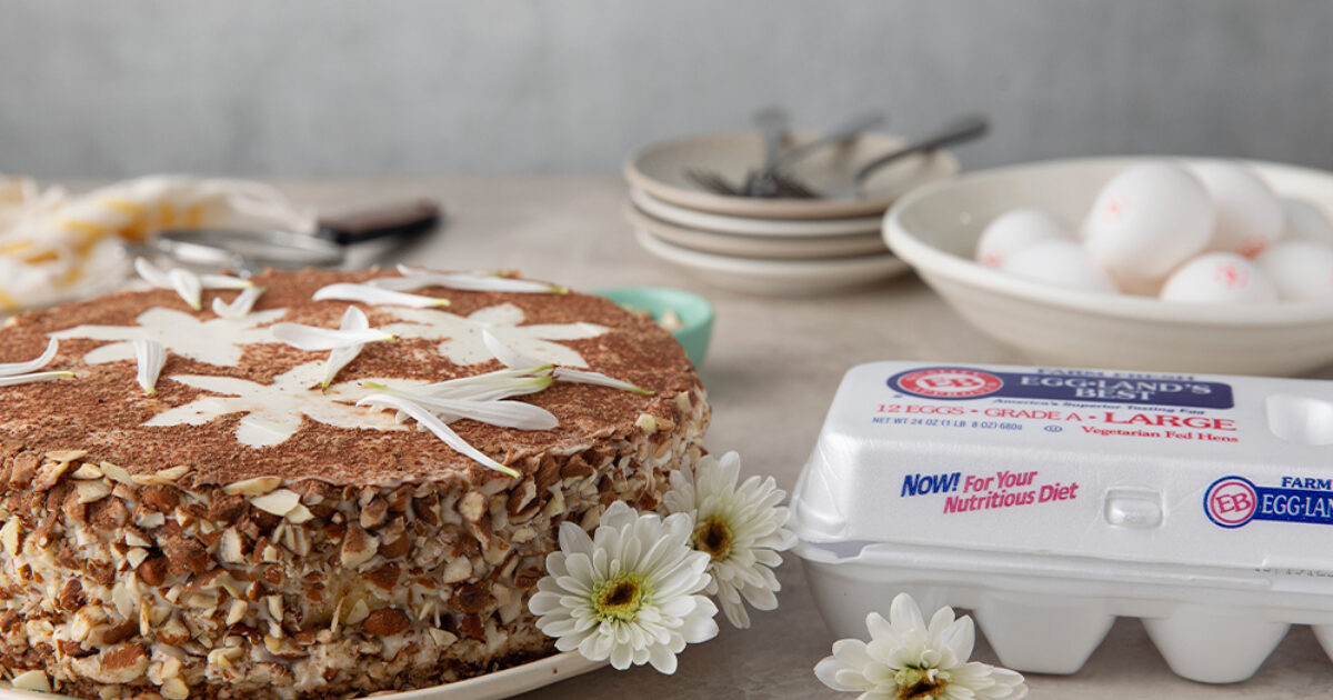 Summer Daisy Cake Recipe | Eggland's Best