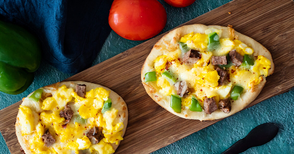 Naan Breakfast Pizza Recipe | Eggland's Best