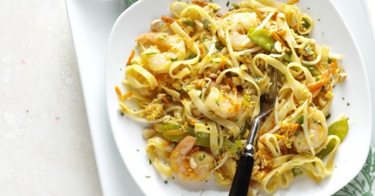 Colorful Shrimp Pad Thai Recipe | Eggland's Best