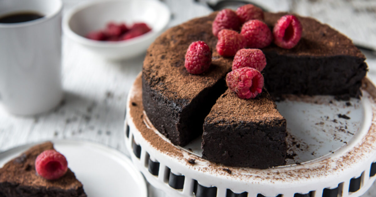 Flourless Espresso Chocolate Cake Recipe | Eggland's Best