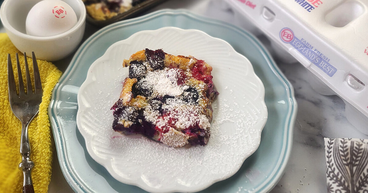 Sheet Pan Mixed Berry Clafoutis Recipe | Eggland's Best
