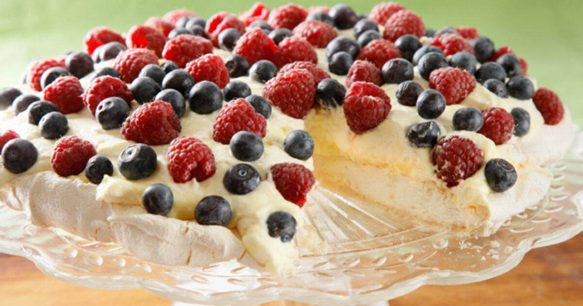 Pavlova with Berries and Lemon Curd Recipe | Eggland's Best