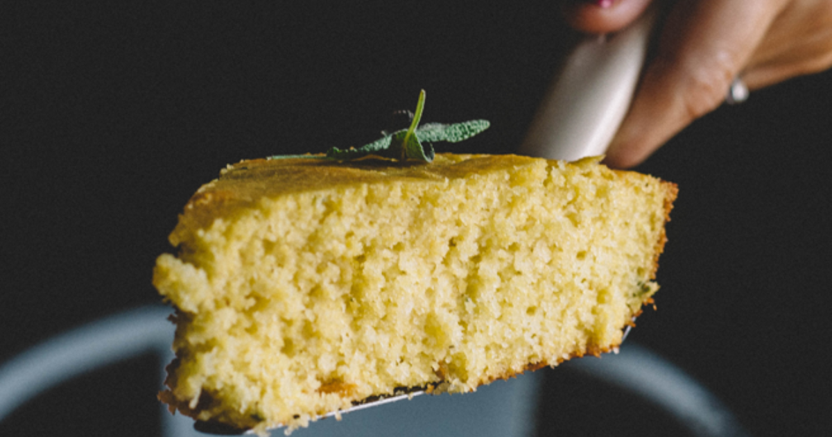 Bell Pepper &amp; Sage Skillet Cornbread Recipe | Eggland's Best