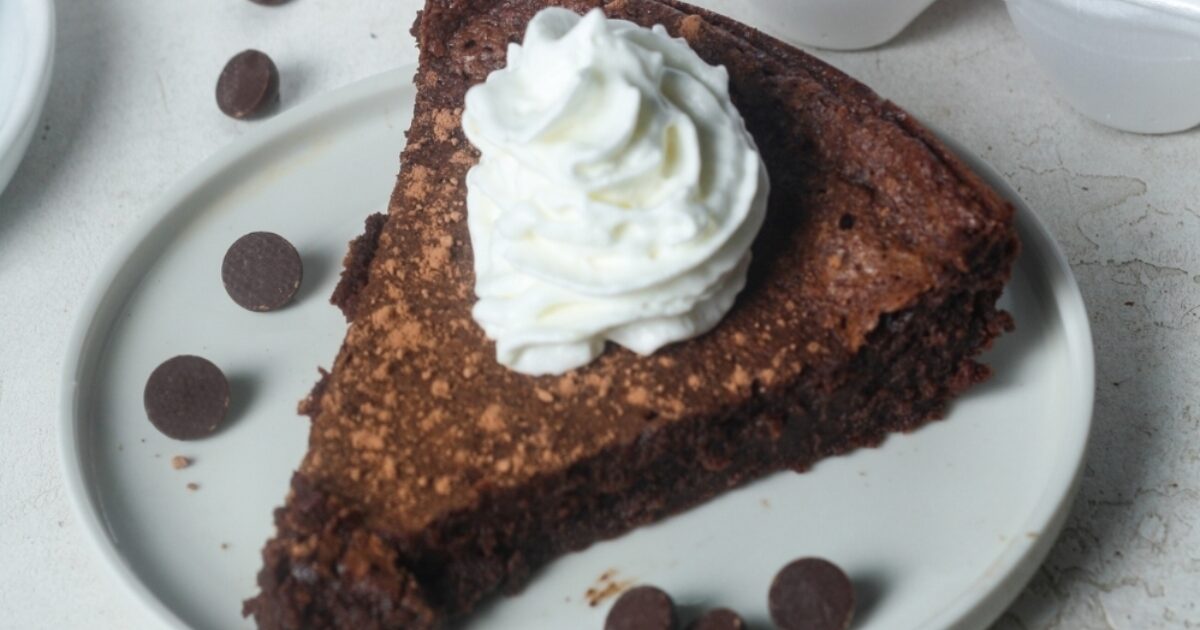 Flourless Chocolate Cake Recipe | Eggland's Best