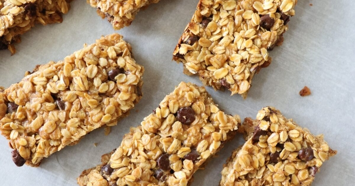 Peanut Butter Chocolate Chip Granola bars Recipe | Eggland's Best