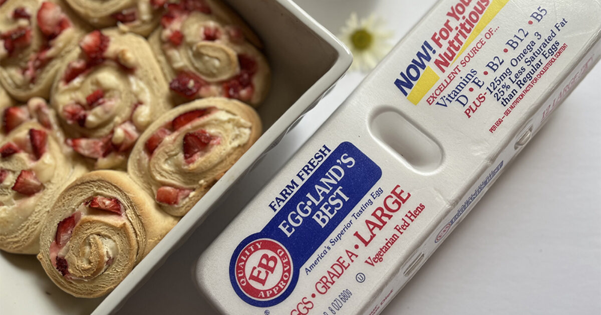 Strawberry Cream Cheese Rolls Recipe | Eggland's Best
