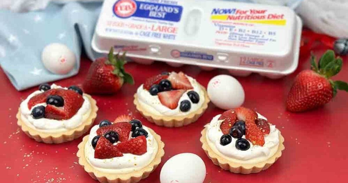Patriotic Berry Tarts Recipe | Eggland's Best