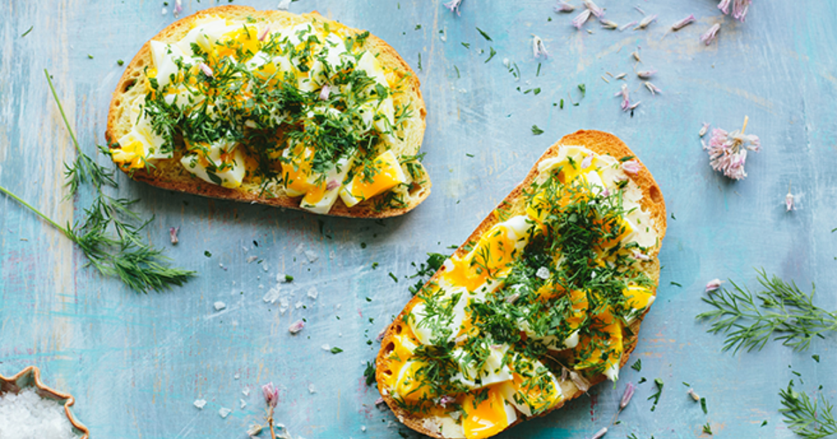 Smashed Eggs on Toast with Spring Herbs Recipe | Eggland's Best
