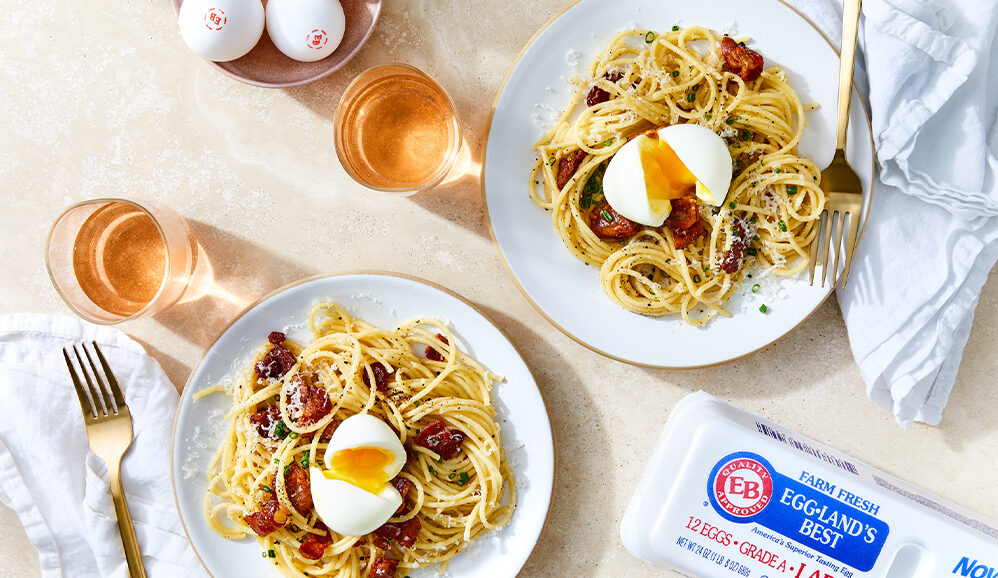 Crispy Bacon Spaghetti with Jammy Eggs & Chives Eggland's Best
