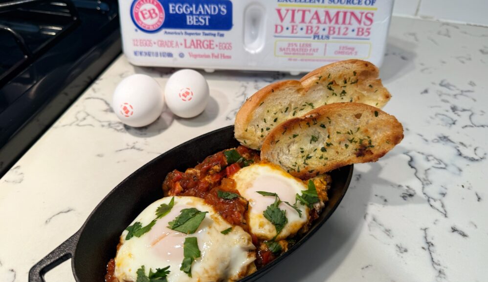 Photo of Shakshuka paired with Garlic Bread