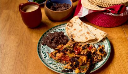 Machaca Egg Scramble, Machacado con Huevo