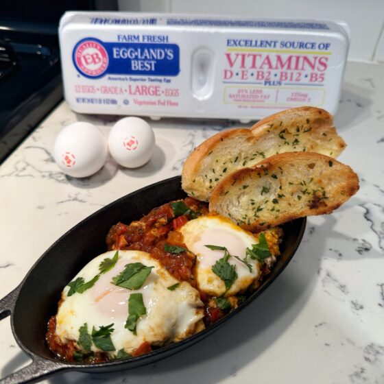 Photo of Shakshuka paired with Garlic Bread